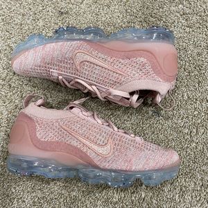 Nike vapormax women size 6 and 11